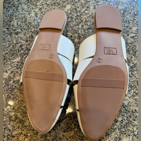 EUC Cream Mules woven pattern memory foam size 9 - Picture 2 of 3